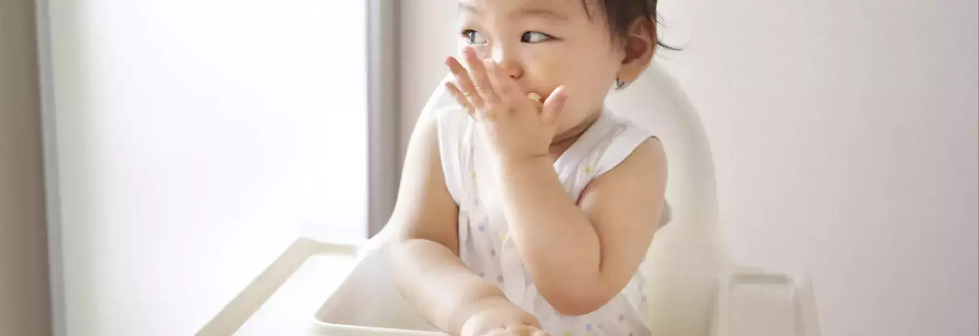 First Solid Foods for Babies Without Teeth