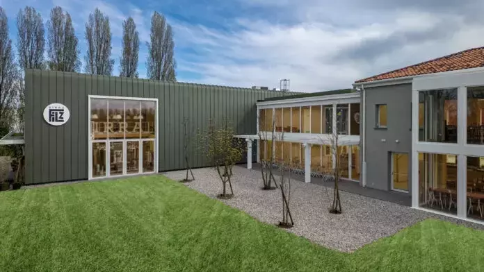 Innovazione Architettonica: Il Birrificio che Trasforma il Paesaggio Venet