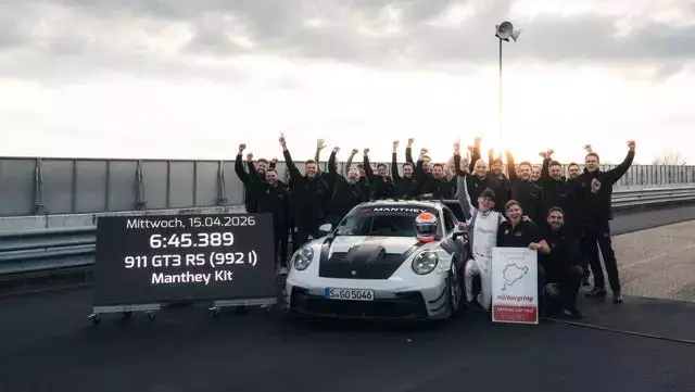 Porsche GT3 RS with Manthey Kit Sets New Nürburgring Record, Briefly