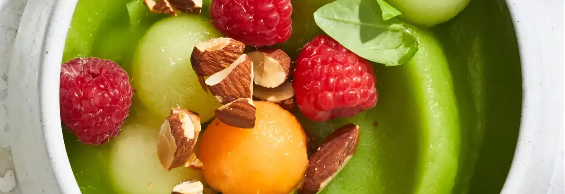 Refreshing Honeydew Smoothie Bowl: A Quick and Healthy Start to Your Day
