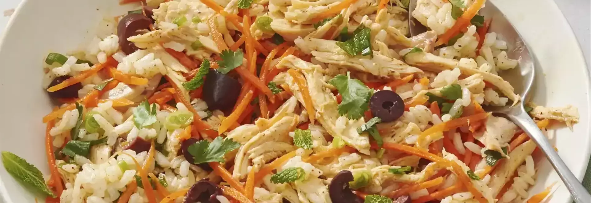 Quick Herbed Chicken Salad: A Wholesome 10-Minute Meal