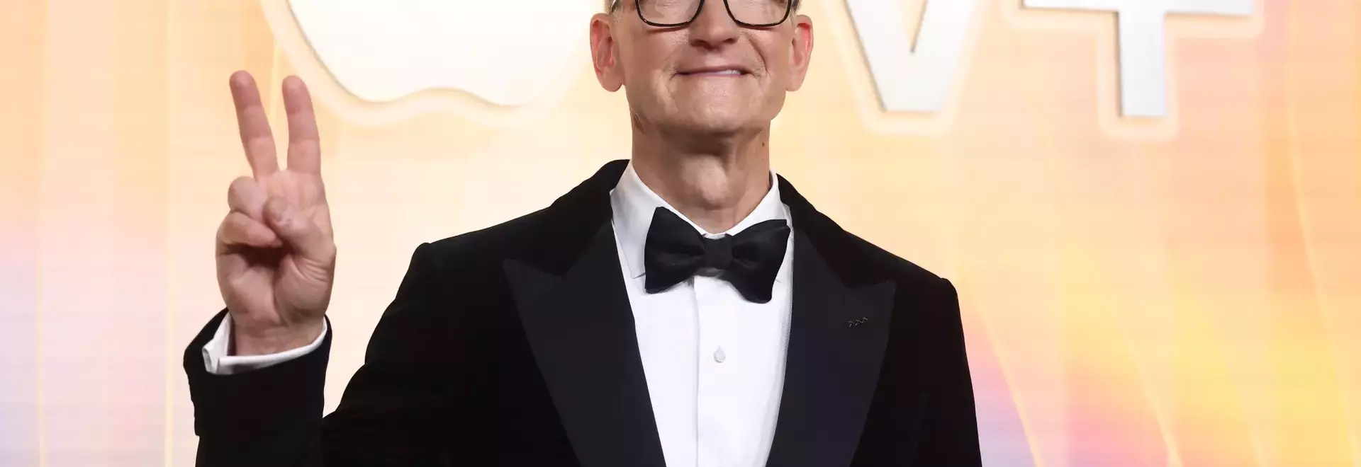 Apple's Leadership Transition: Cook Steps Down, Ternus Takes Helm