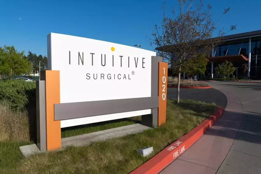 Leading Analysts Revise Intuitive Surgical Forecasts Ahead of Q1 Earnings
