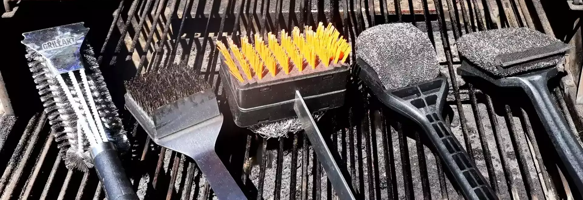 The Ultimate Guide to Grill Brushes: Cleaning Your Grill with Ease