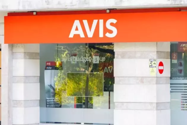 Car Rental Stocks Facing Potential Downturn Amidst Inflated Valuations