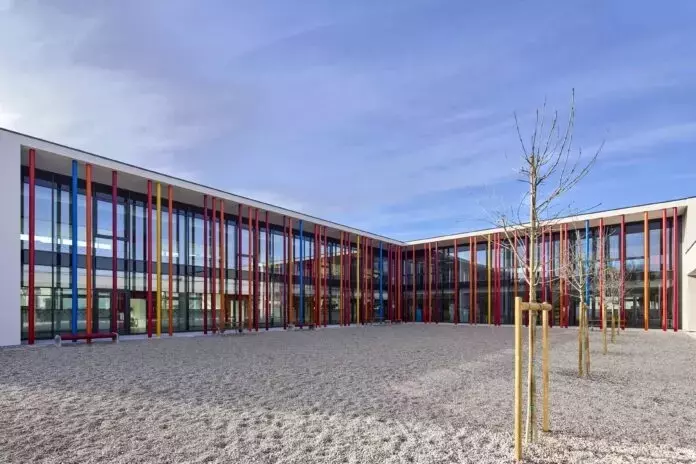 L'innovazione nelle superfici tecniche per gli ambienti educativi: il caso della Scuola Primaria G. Marconi a Scorzè