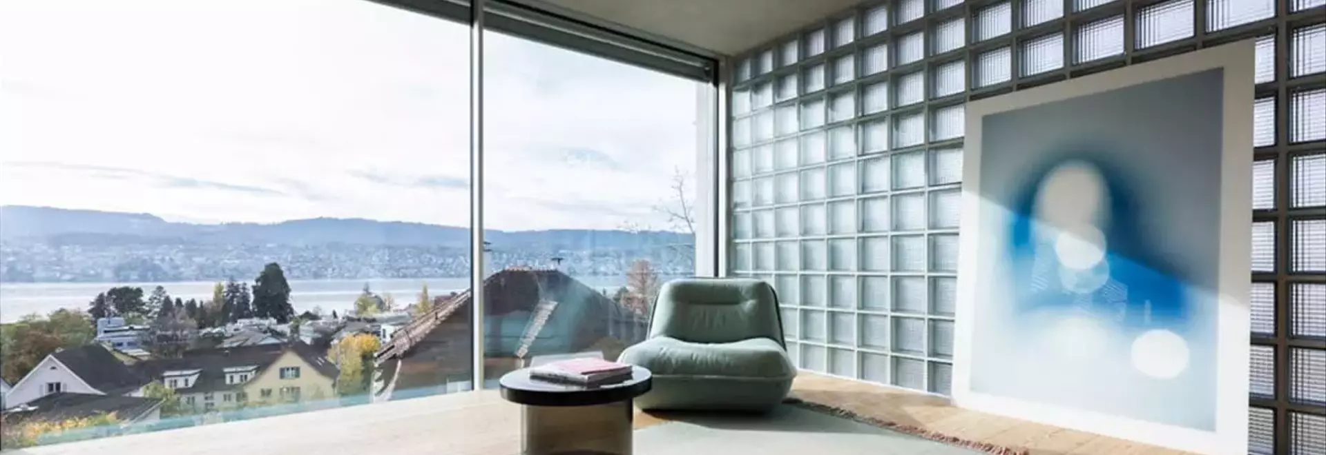 Rinascita sulle rive del Lago di Zurigo: un'abitazione storica incontra il design contemporaneo