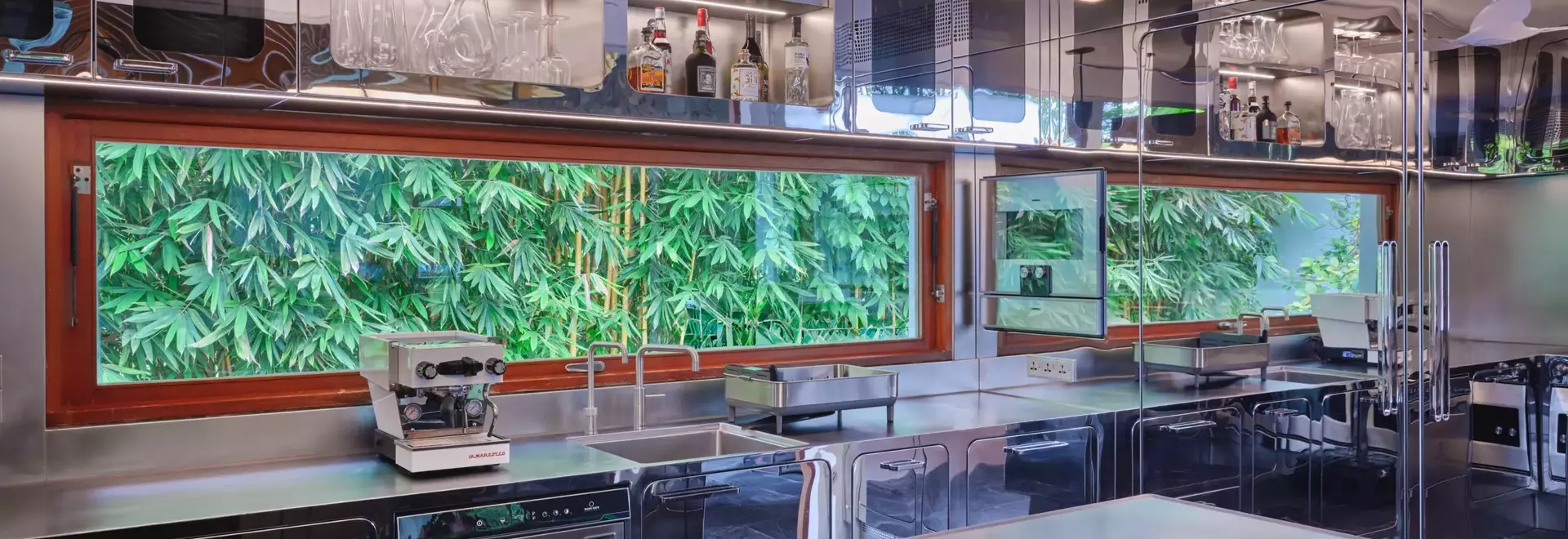 Abimis a Singapore: L'Arte della Cucina su Misura, tra Funzionalità e Convivialità