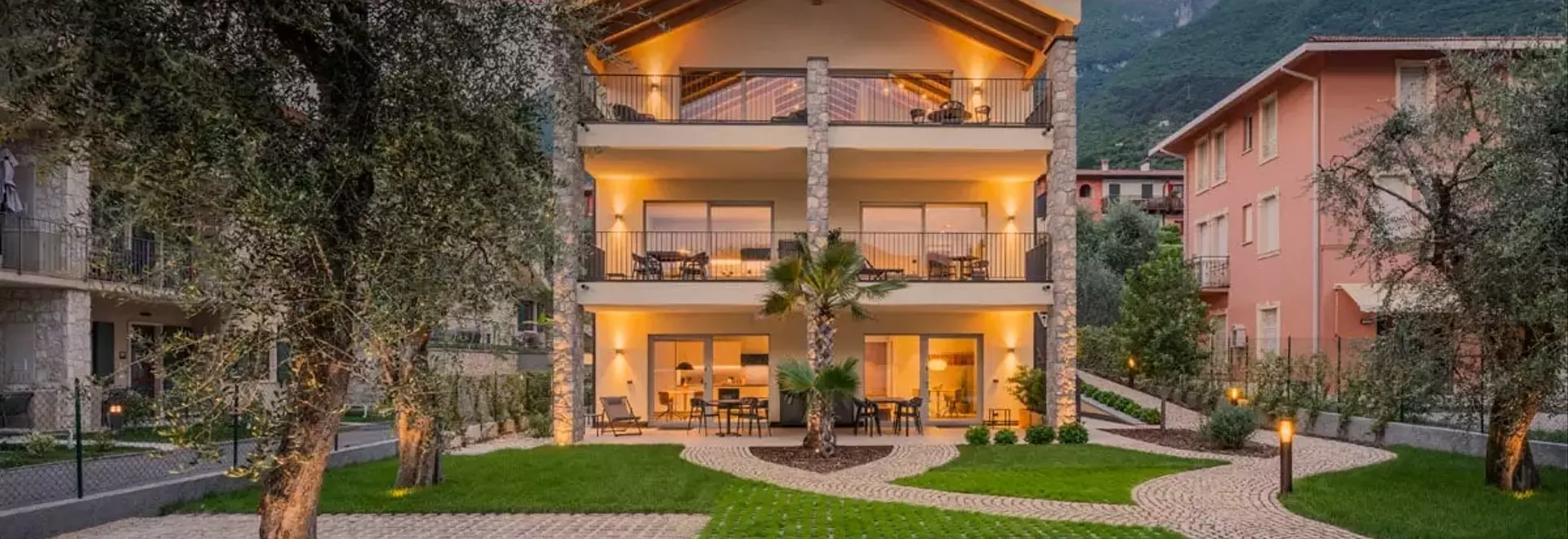 Armonia senza tempo: l'architettura in legno sulle rive del Lago di Garda
