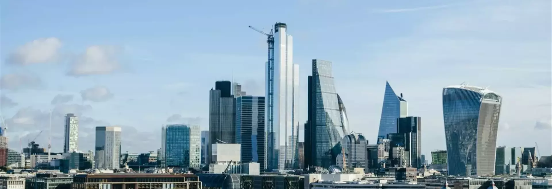L'Evoluzione Verticale di Londra: Icone Architettoniche che Disegnano lo Skyline
