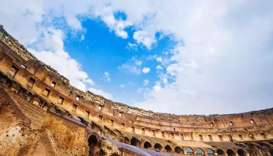 Il Colosseo: Un Simbolo Eterno di Magnificenza Romana