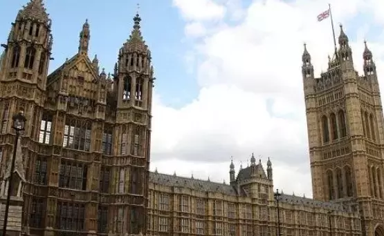 Palazzo di Westminster: Simbolo Etereo di Storia e Architettura Britannica