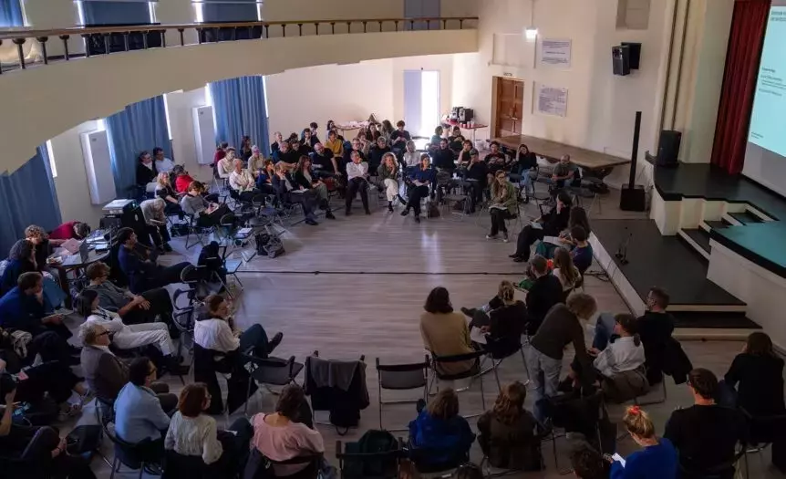 Canton Ticino: Curare il Territorio Insieme - Un Approccio Responsabile all'Architettura