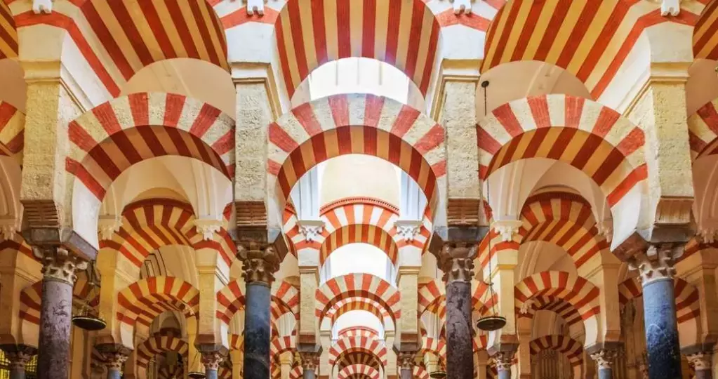 Un Viaggio Attraverso la Storia e le Culture