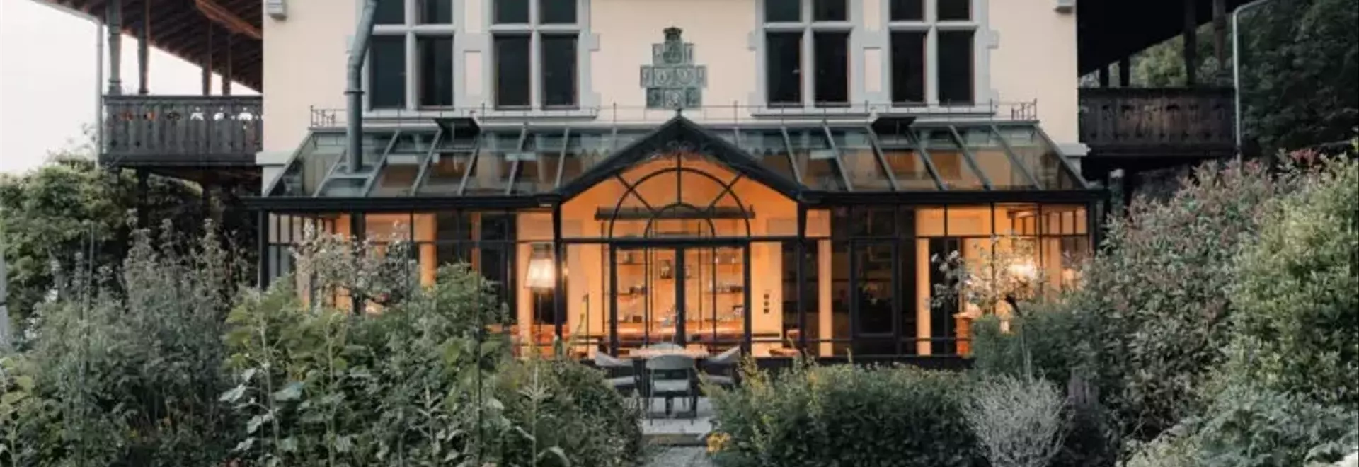 Il Rifugio Storico del Pianista: Un Restyling d'Autore firmato Atelier FCA sulle Alture di Montreux