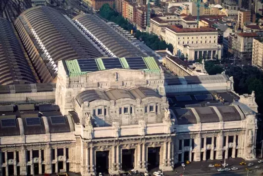 Un Viaggio Architettonico: Da Roma a Milano in Treno