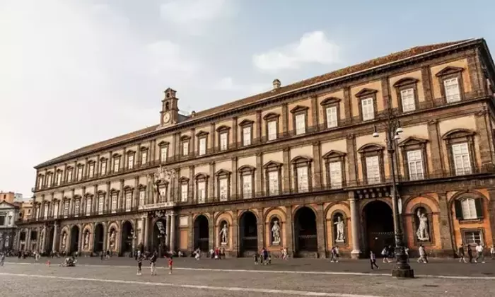 Il Palazzo Reale di Napoli: Un'immersione nella Storia e nella Cultura Partenopea