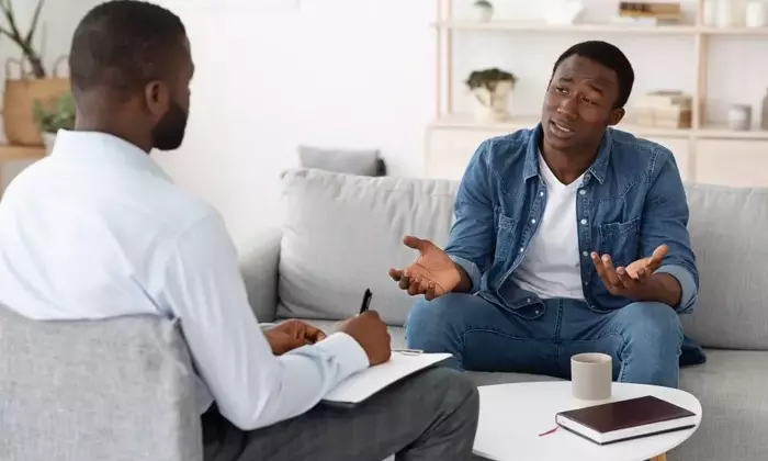 What Is the Difference Between a Therapist and a Psychiatrist?