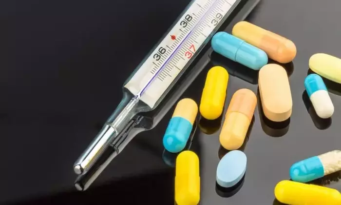 How Fever-Reducing Medications Work: A Scientific and Physiological Overview