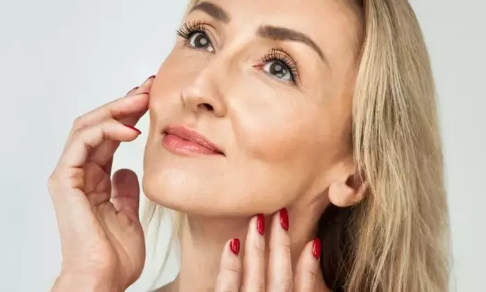 La Lotta contro la Lucentezza Eccessiva: Strategie per una Pelle Equilibrata