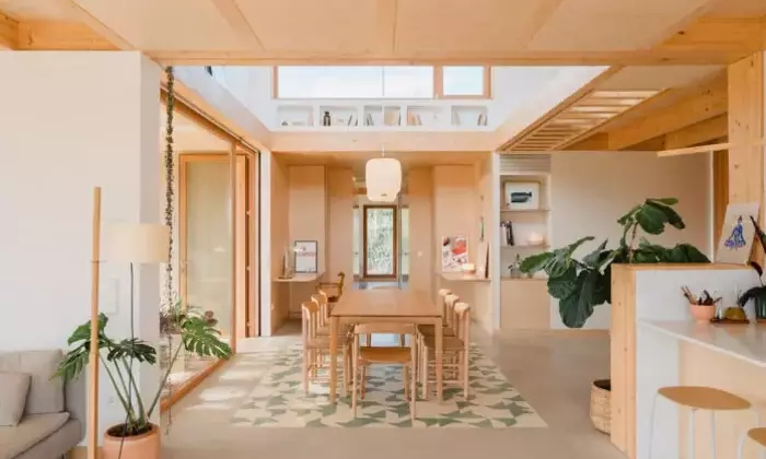 Casa al Pradet: Armonia tra Tradizione e Innovazione nel Paesaggio dell'Alt Empordà