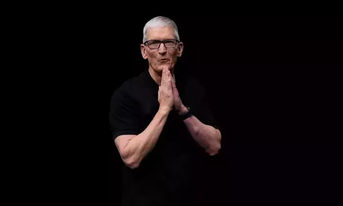 Tim Cook to Conclude Tenure as Apple CEO, John Ternus Named Successor Amid AI Transition