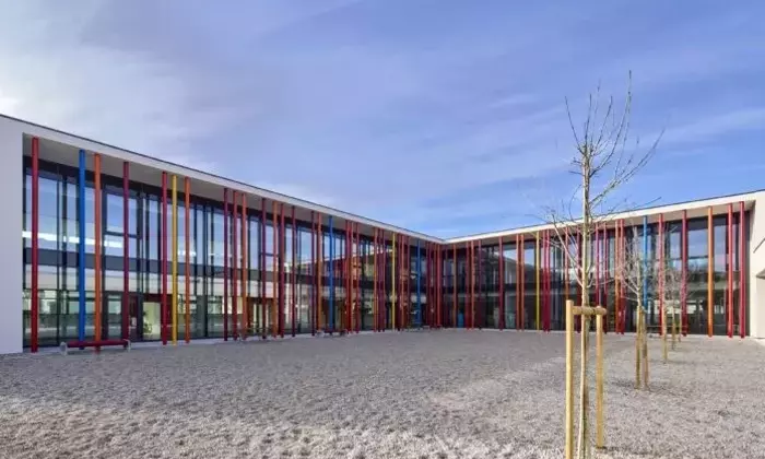 L'innovazione nelle superfici tecniche per gli ambienti educativi: il caso della Scuola Primaria G. Marconi a Scorzè