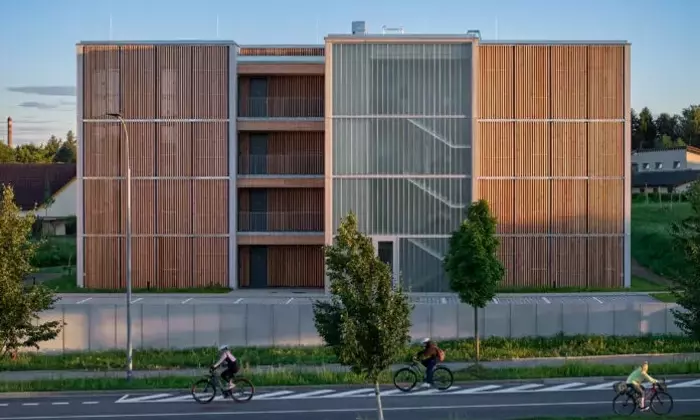 Žďár Wooden Housing: Abitazioni in Legno a Costo Contenuto