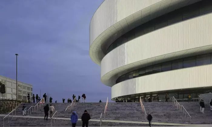 Unipol Dome: Un Capolavoro Architettonico Multifunzionale e Sostenibile a Milano
