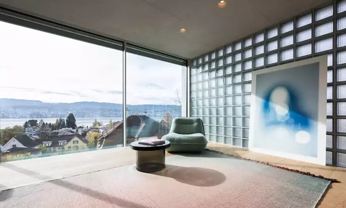 Rinascita sulle rive del Lago di Zurigo: un'abitazione storica incontra il design contemporaneo