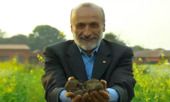 L'Eredità di Carlo Petrini: Dalla Gastronomia all'Urbanistica Sostenibile
