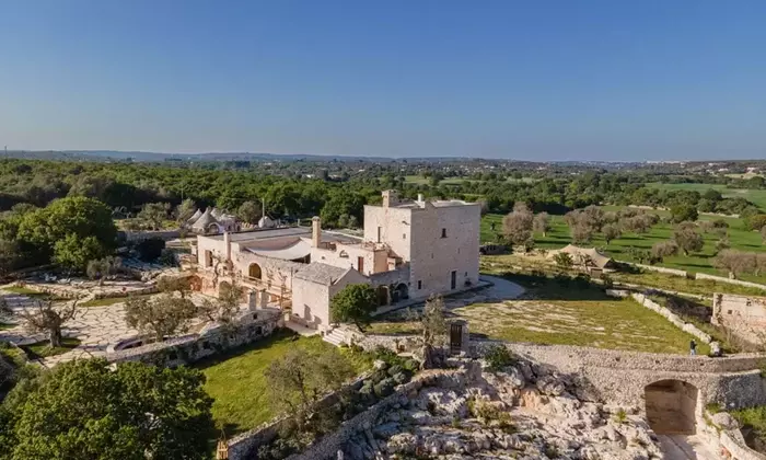 Masseria San Paolo Grande: Rinascita Sostenibile tra Pietra e Tradizione Rurale