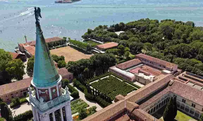 Labirinti Italiani: Un Viaggio Tra Arte e Natura