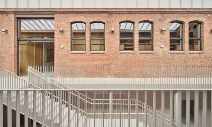 La Trasformazione del Complesso Industriale Sallarès Deu in Centro Civico a Sabadell