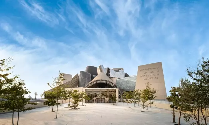 Il Guggenheim di Abu Dhabi: Un'Icona Architettonica di Frank Gehry Prende Vita