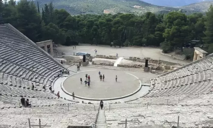 Epidauro e il suo teatro: l'ingegneria che sfida il tempo