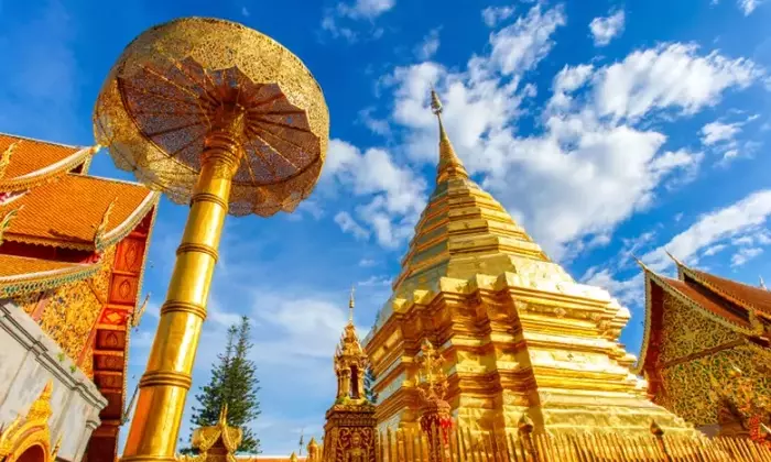 L'Architettura Sacra della Thailandia: Un Viaggio Tra Splendore e Spiritualità
